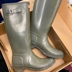 LAST CHANCE..Hunter boots